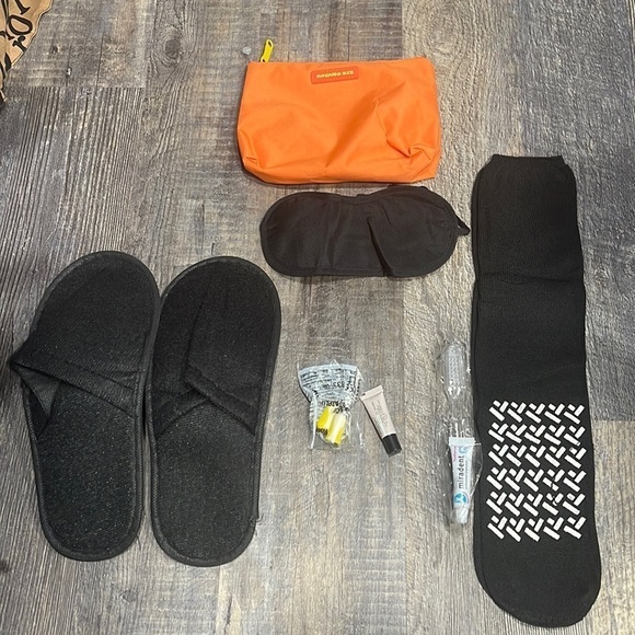 Other - Travel set for men or women